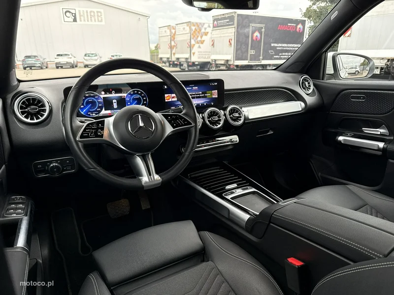 Mercedes-Benz EQB 13