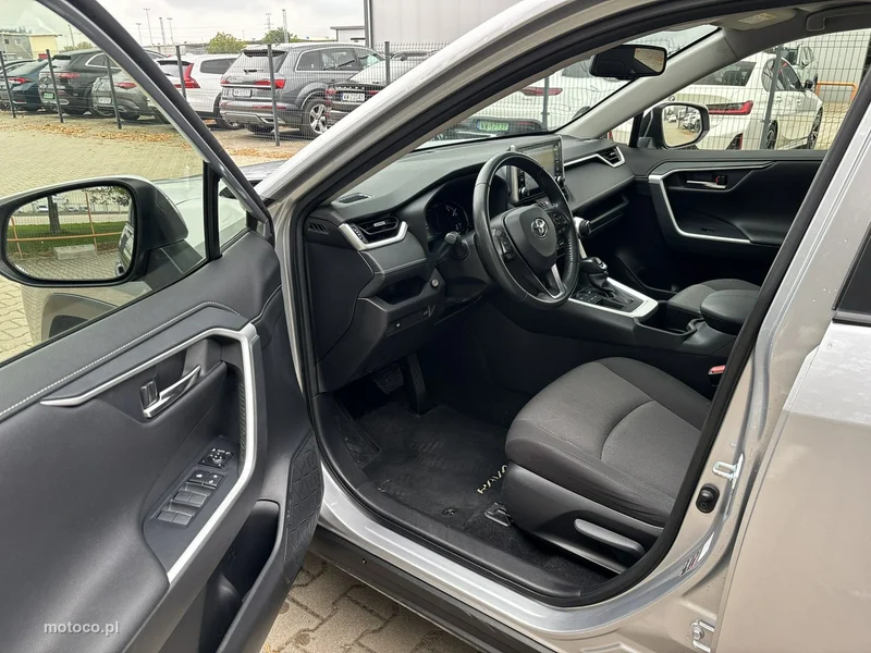 Toyota RAV 4 XA50 11