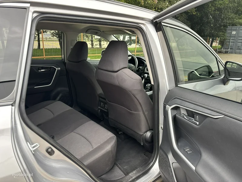 Toyota RAV 4 XA50 18