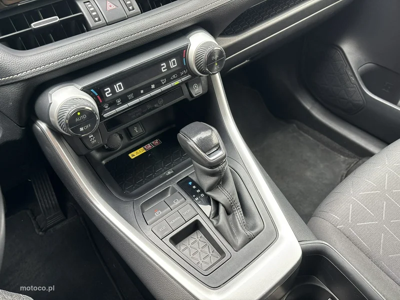 Toyota RAV 4 XA50 26