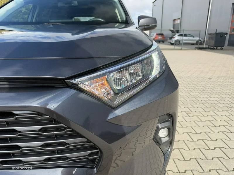 Toyota RAV 4 XA50 9