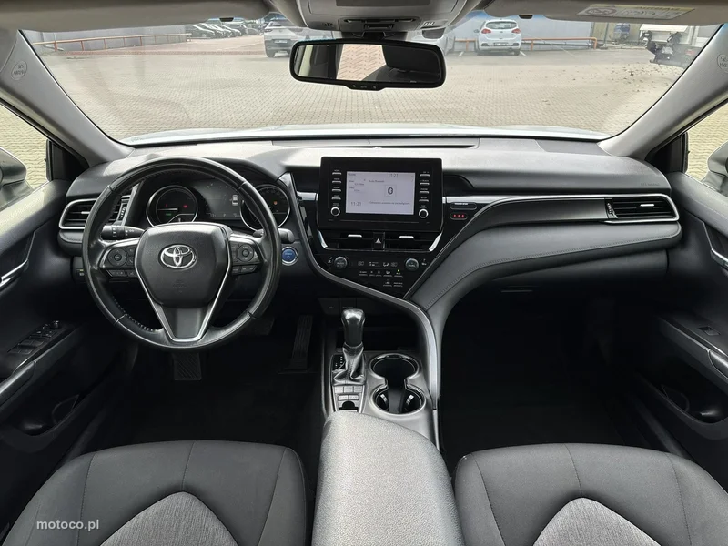 Toyota Camry XV70 13