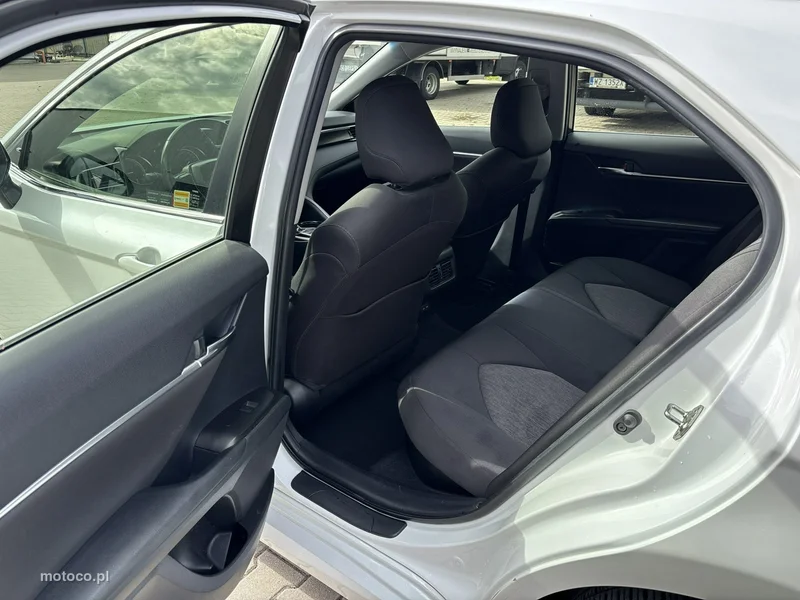 Toyota Camry XV70 20