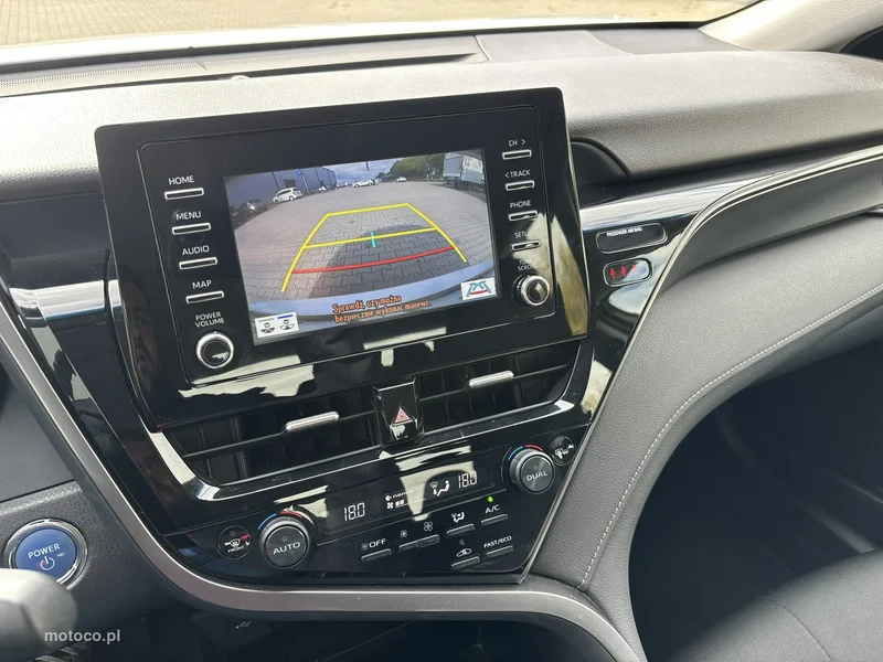 Toyota Camry XV70 24