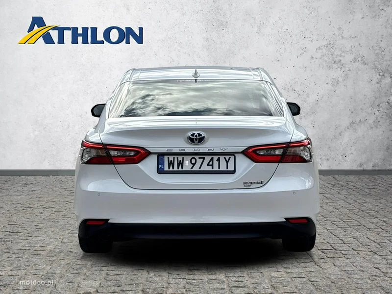 Toyota Camry XV70 4