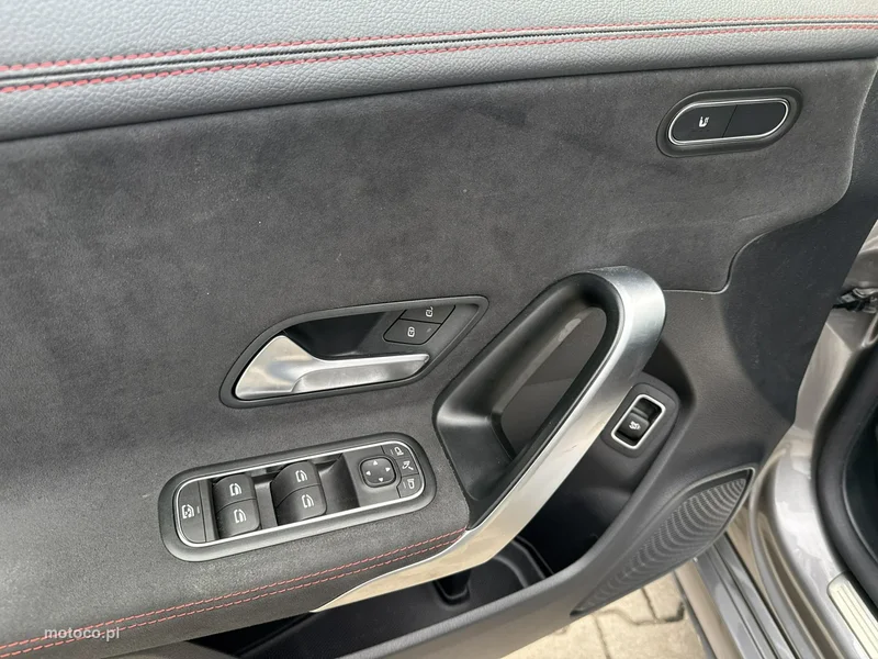 Mercedes-Benz CLA C118 200 12