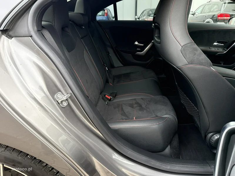 Mercedes-Benz CLA C118 200 18