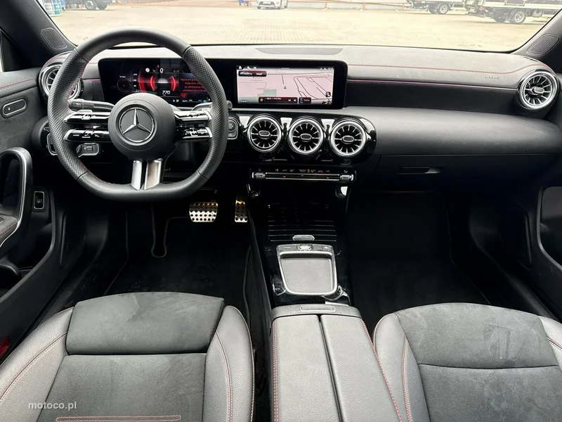 Mercedes-Benz CLA C118 200 22