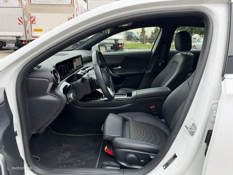 Mercedes-Benz Klasa A W177 A 200 11