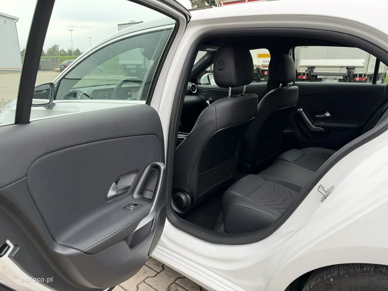 Mercedes-Benz Klasa A W177 A 200 14