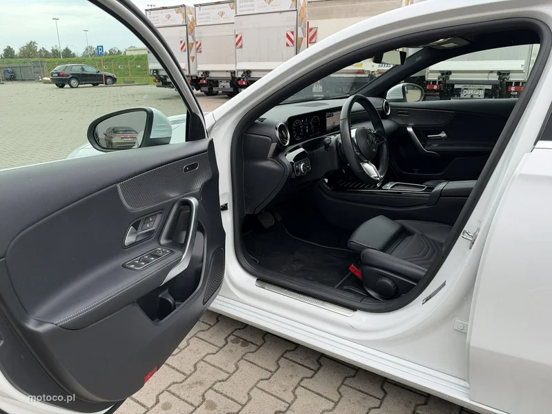 Mercedes-Benz Klasa A W177 A 200 10