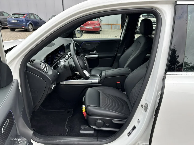 Mercedes-Benz EQB 10