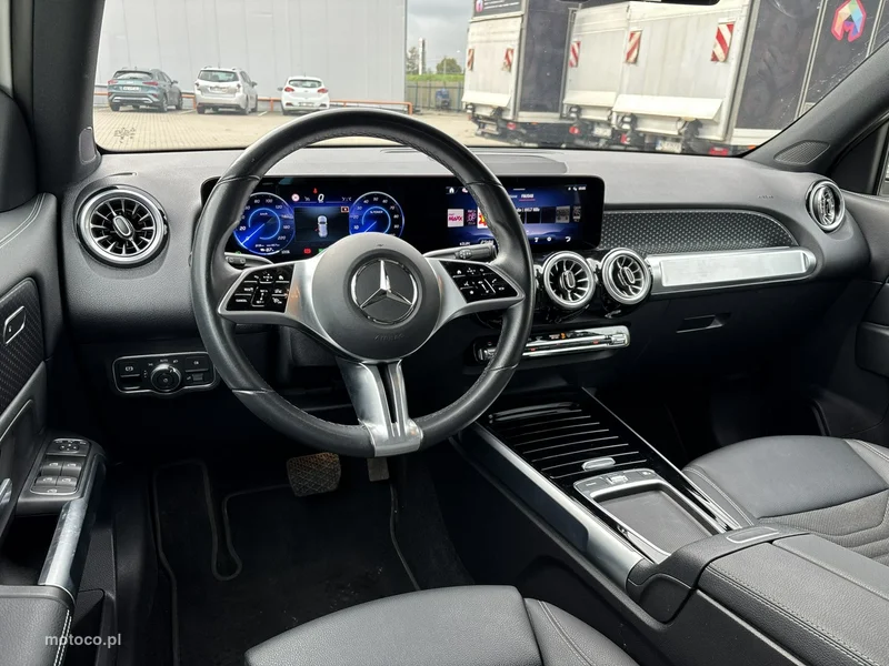 Mercedes-Benz EQB 12