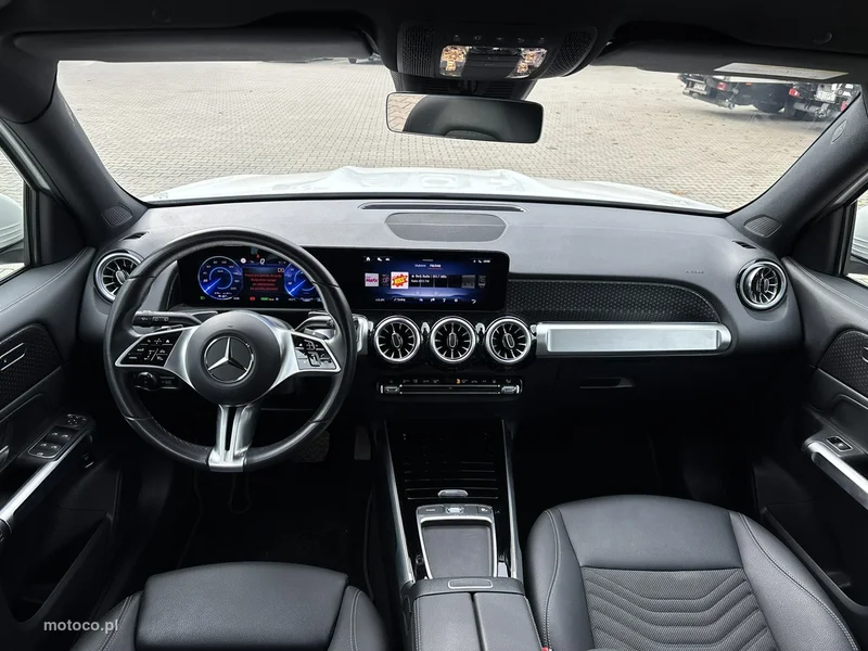 Mercedes-Benz EQB 13