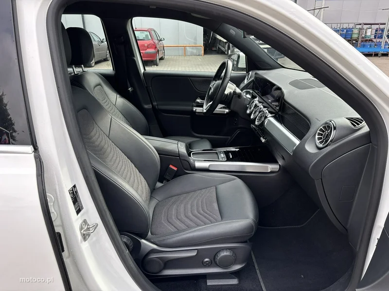 Mercedes-Benz EQB 15