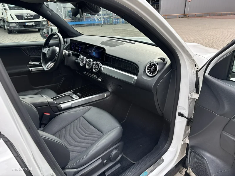Mercedes-Benz EQB 16