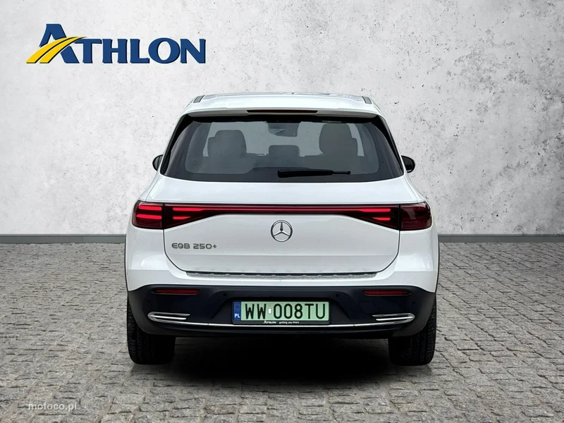 Mercedes-Benz EQB 4