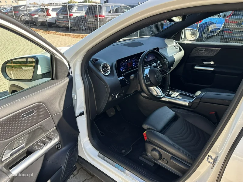 Mercedes-Benz EQA 11