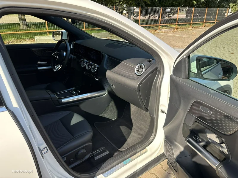 Mercedes-Benz EQA 16