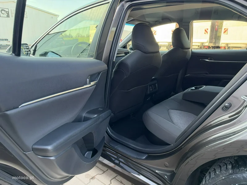 Toyota Camry XV70 14
