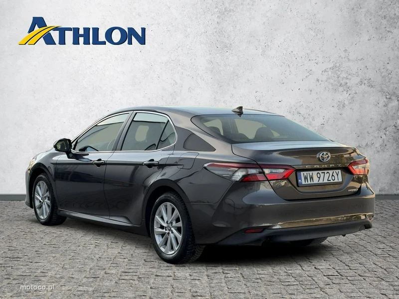 Toyota Camry XV70 3