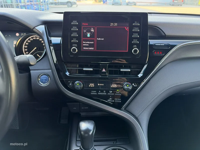 Toyota Camry XV70 22