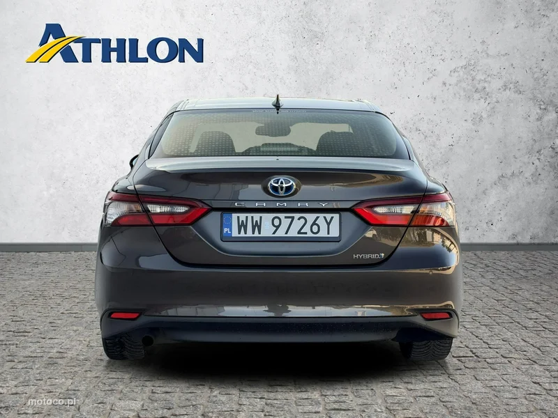 Toyota Camry XV70 4