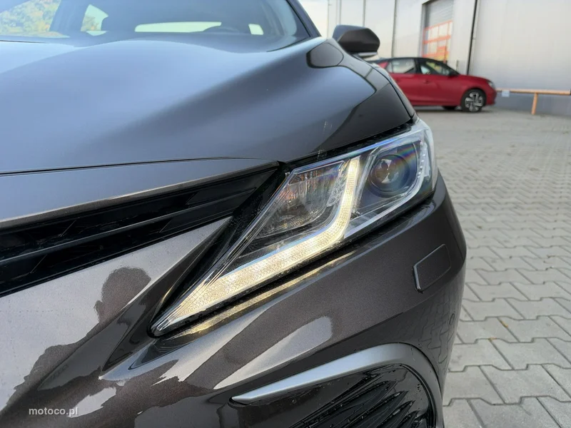 Toyota Camry XV70 9