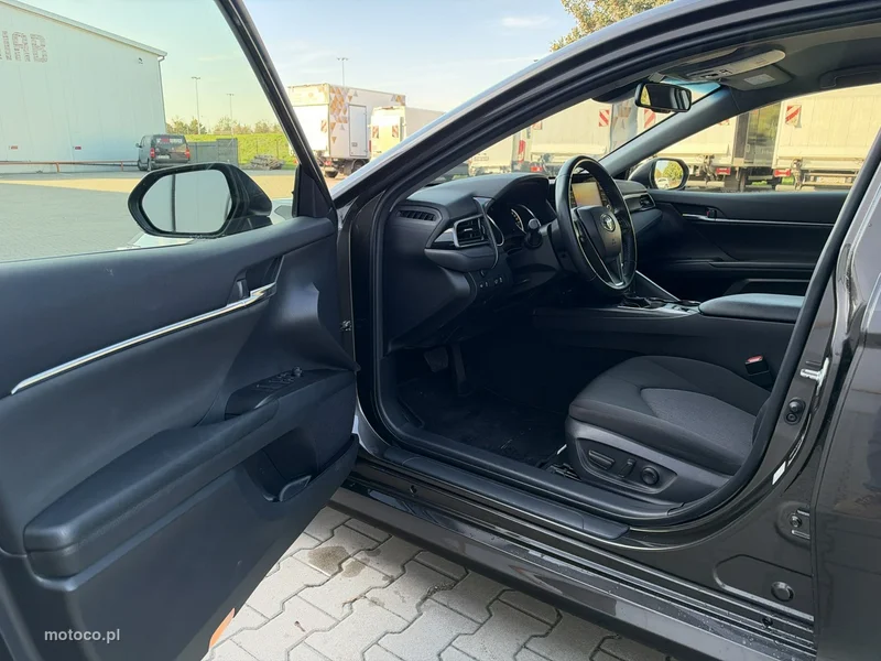 Toyota Camry XV70 10