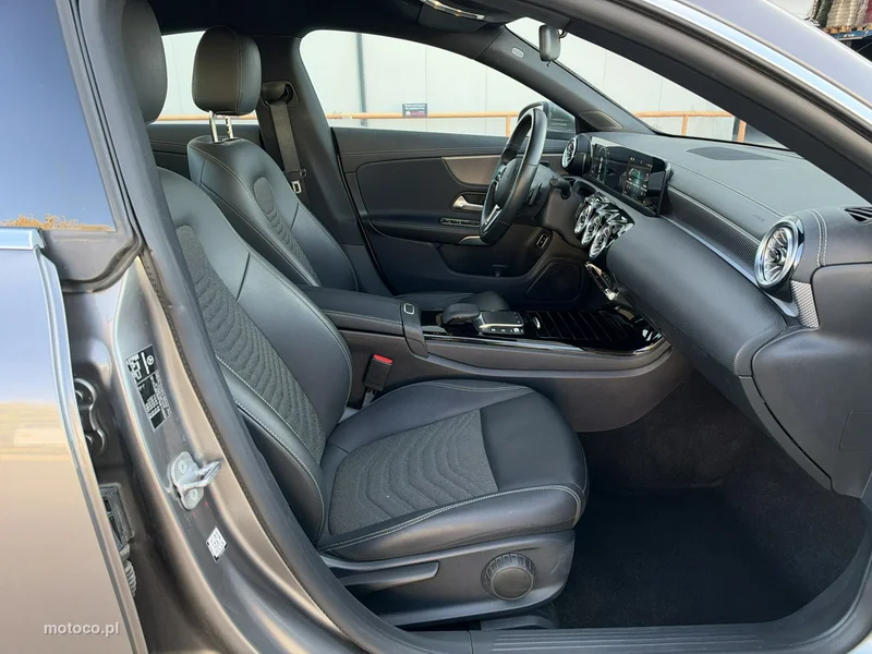 Mercedes-Benz CLA C118 180 20