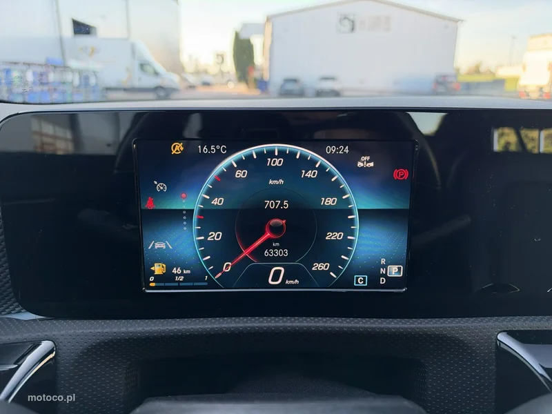 Mercedes-Benz CLA C118 180 26