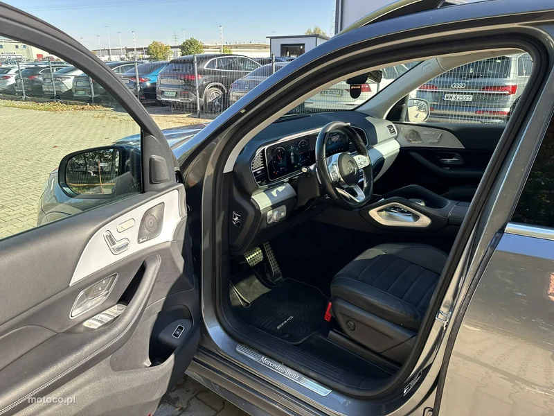 Mercedes-Benz GLE W167 300 11