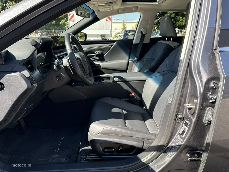 Lexus ES300 11