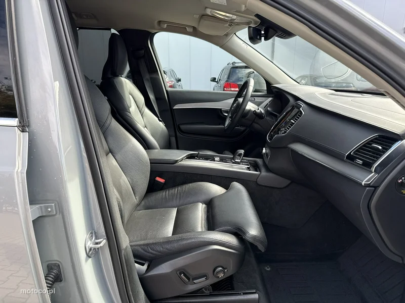 Volvo XC 90 22