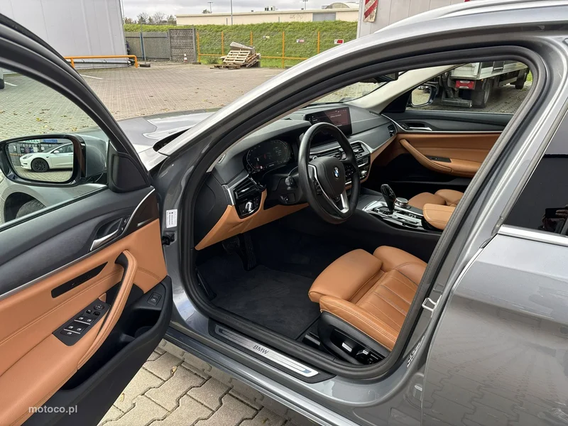 BMW Seria 5 G30 520 11