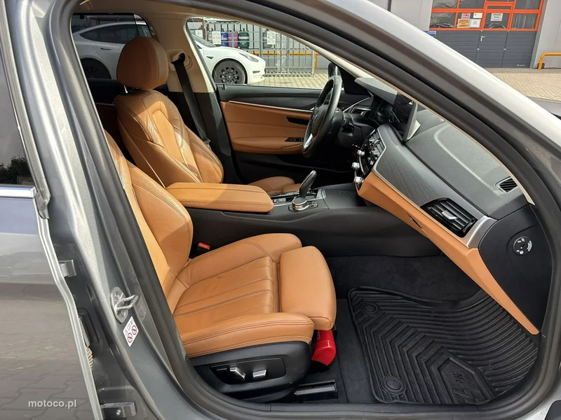 BMW Seria 5 G30 520 15
