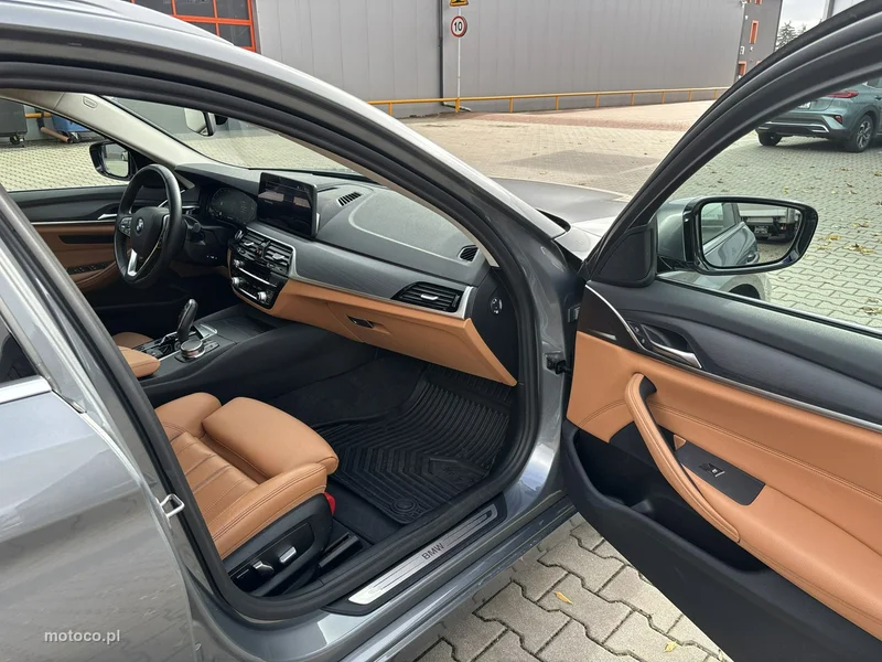BMW Seria 5 G30 520 16