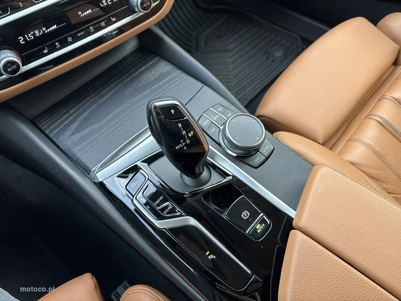 BMW Seria 5 G30 520 26