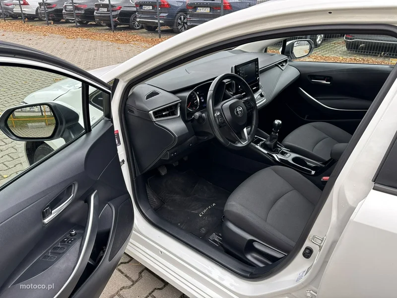 Toyota Corolla E210 11