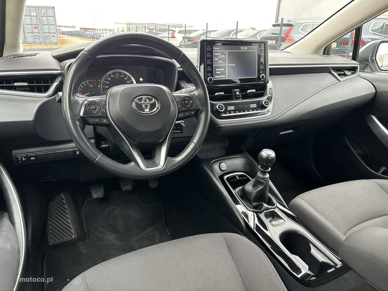 Toyota Corolla E210 12