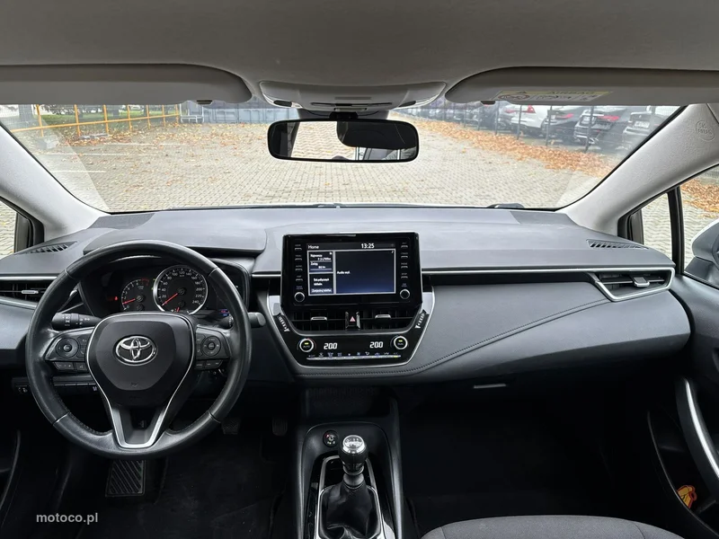 Toyota Corolla E210 13