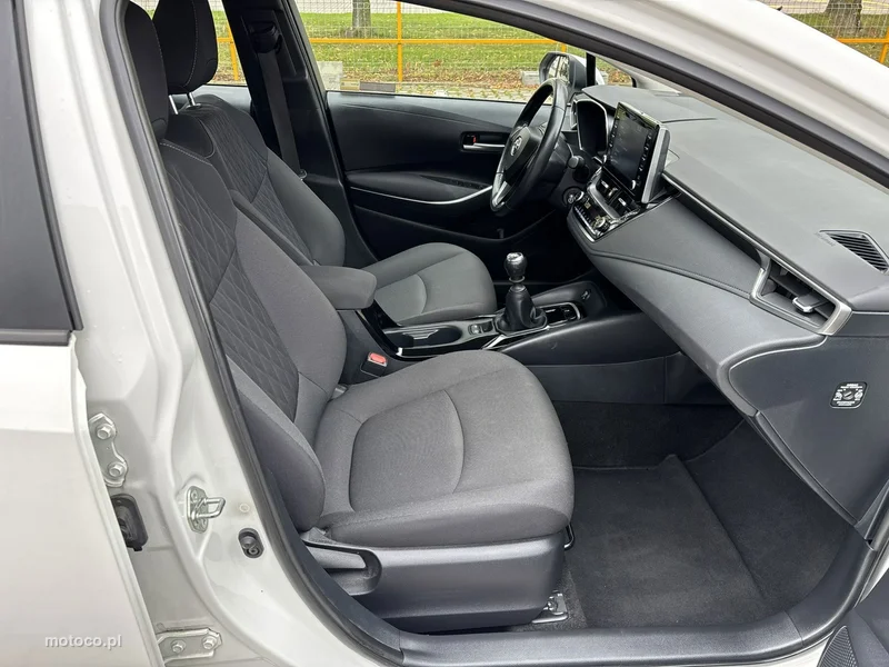 Toyota Corolla E210 15