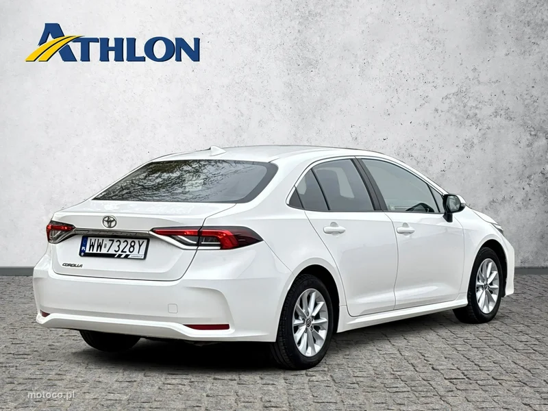 Toyota Corolla E210 5