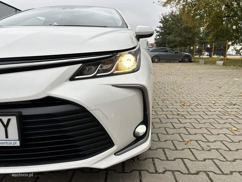 Toyota Corolla E210 9