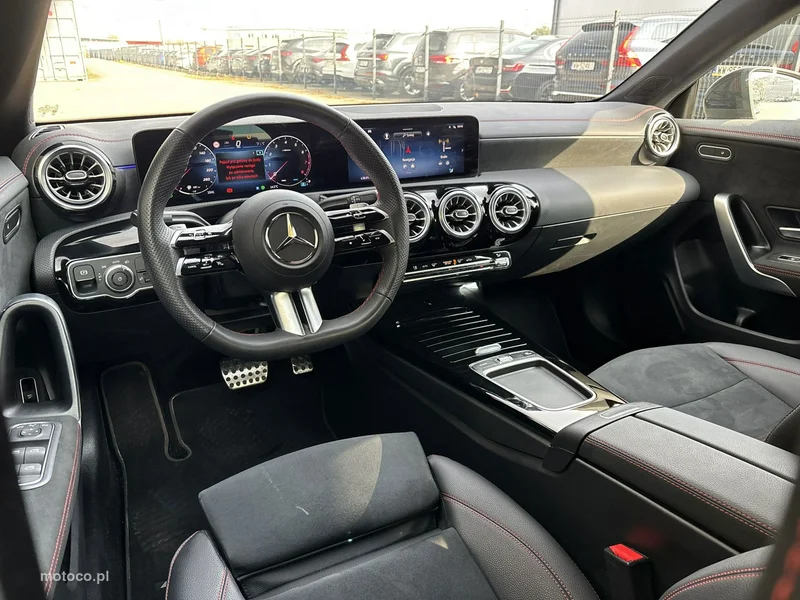 Mercedes-Benz CLA C118 200 12