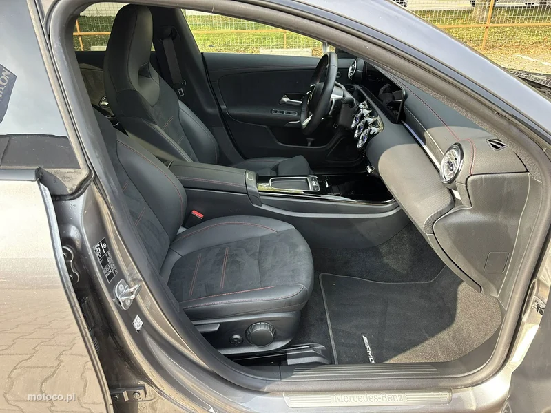 Mercedes-Benz CLA C118 200 15