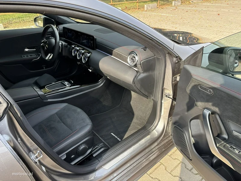 Mercedes-Benz CLA C118 200 16