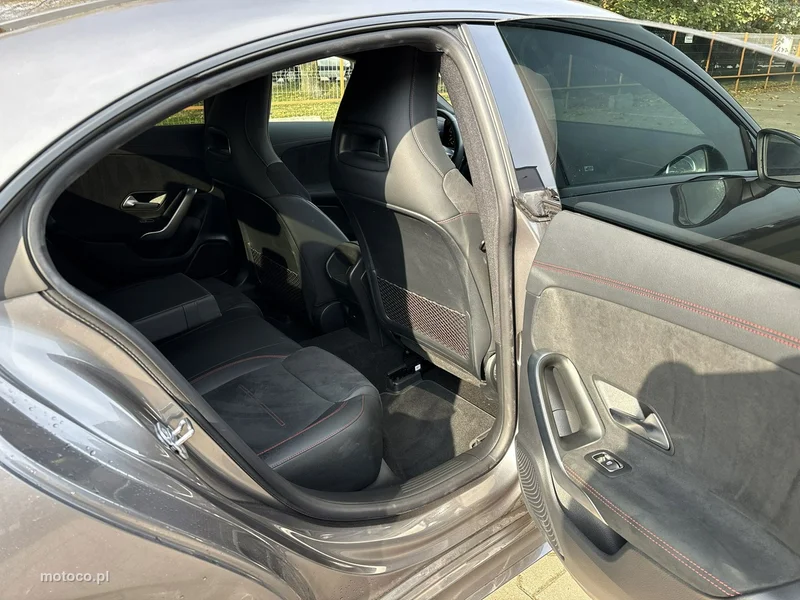 Mercedes-Benz CLA C118 200 18