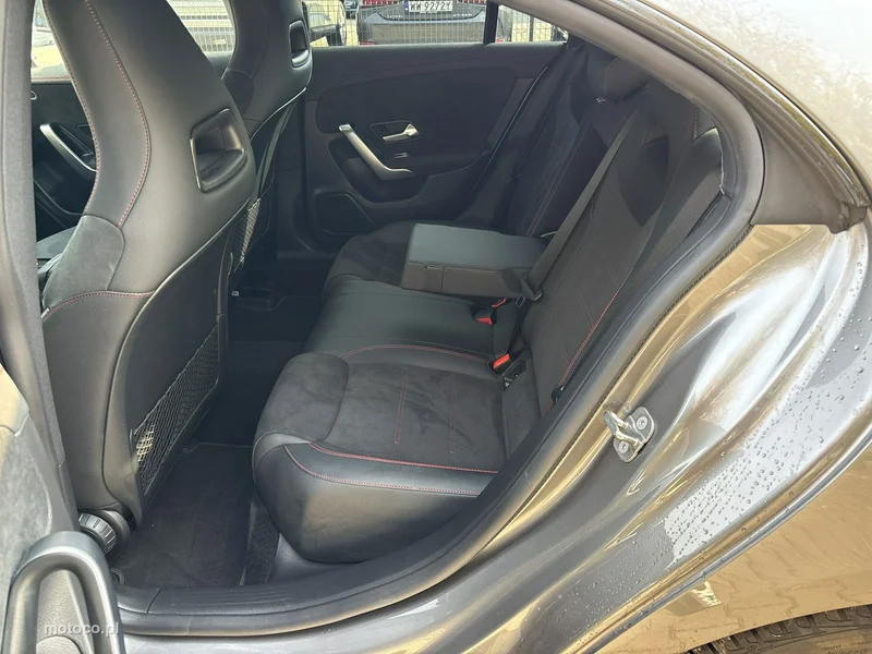 Mercedes-Benz CLA C118 200 19