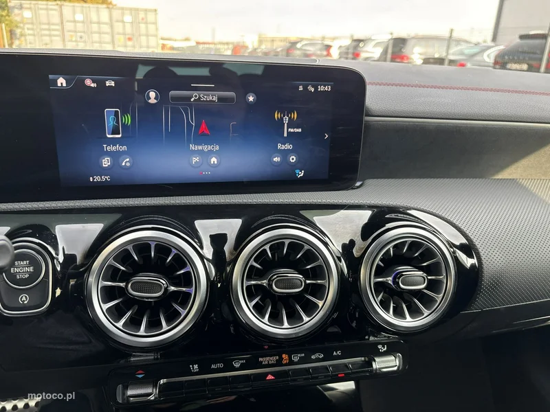 Mercedes-Benz CLA C118 200 23